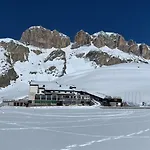 Col Di Lana Hotel 2*