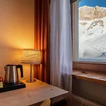 Col Di Lana Hotel 2*
