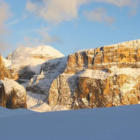 Col Di Lana 2* Canazei