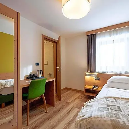 Col Di Lana Hotel 2*