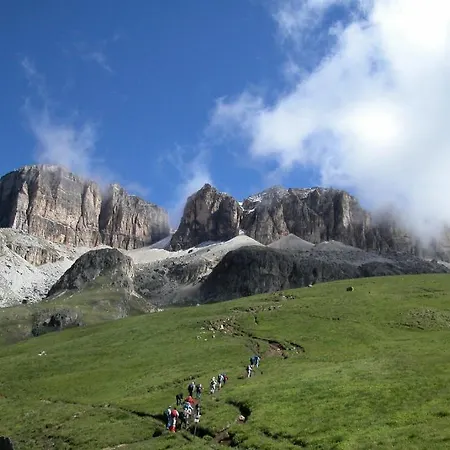 Hotel Col Di Lana