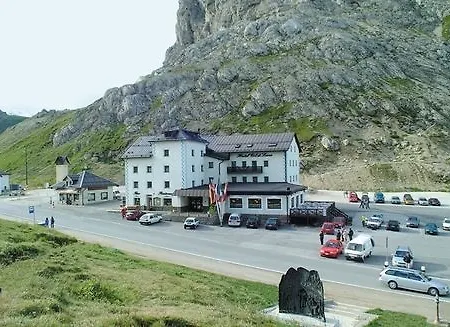 Col Di Lana Szálloda