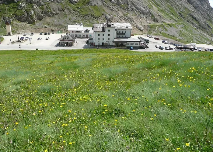 Hotel Col Di Lana