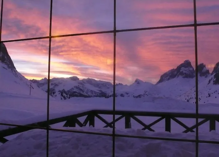 Col Di Lana Hotel 2*